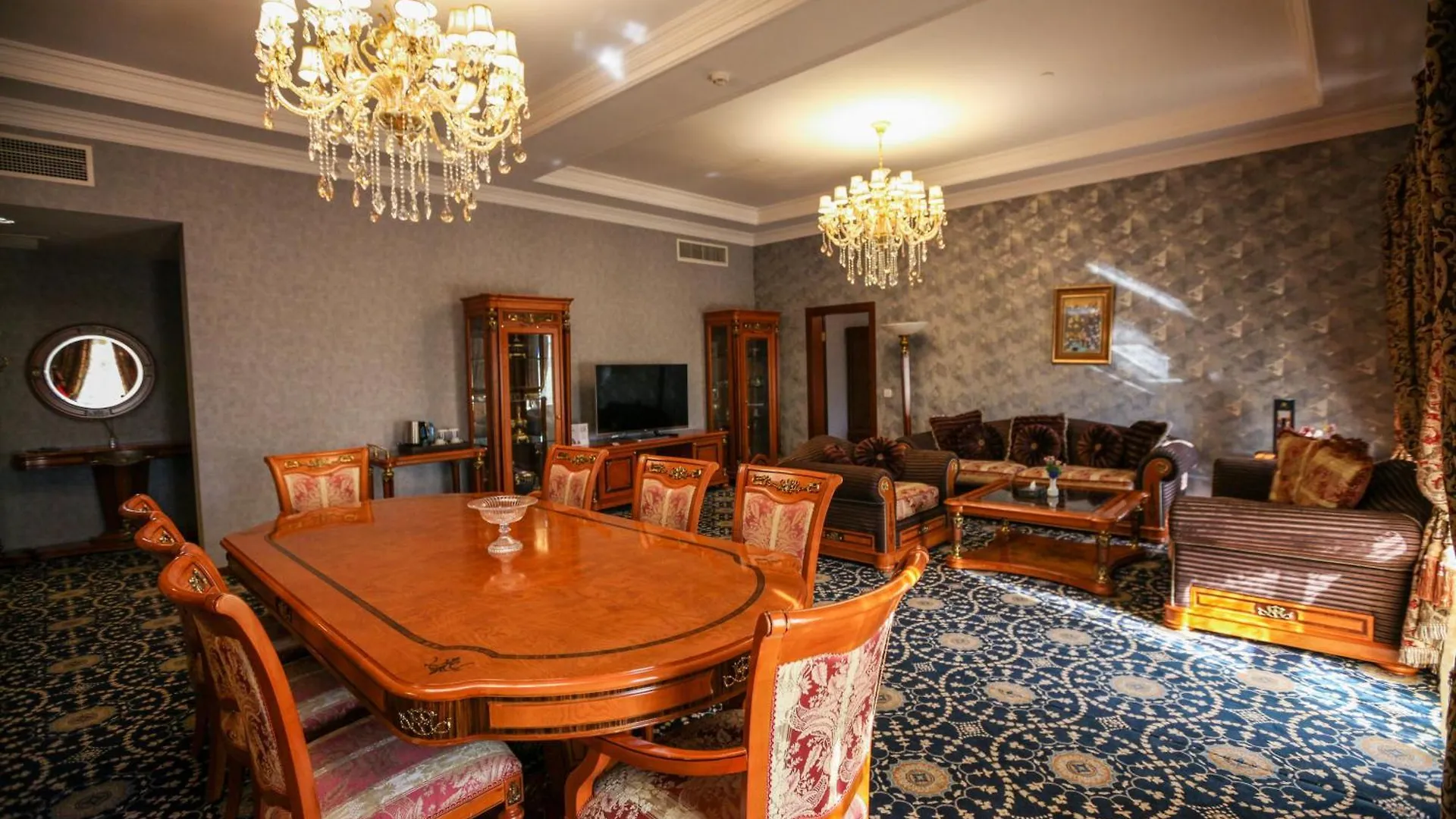 Shah Palace Luxury Museum Hotel Baku 4*,